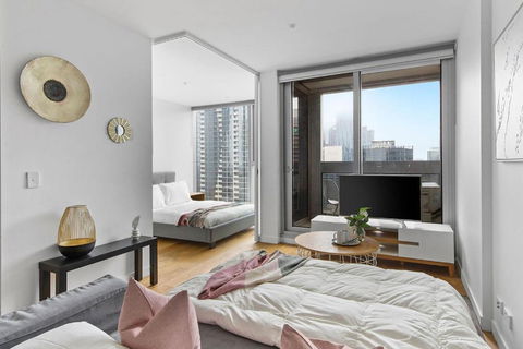 A Chic & Lovely 2BR Apt CBD With City Views - Hotel VIC 3
