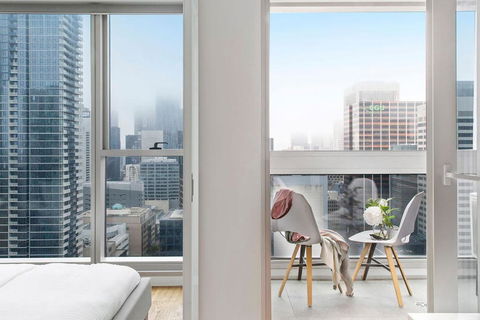 A Chic & Lovely 2BR Apt CBD With City Views - Hotel VIC 4