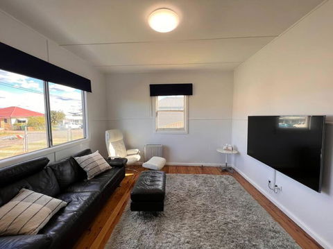 A Delightful Two-bedroom Cottage On Toowoon Bay. - Hotel VIC 0