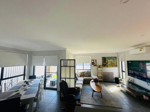 A Private Ensuite With AC And TV - Hotel VIC 0