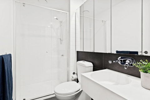 A Stylish 2BR Apt Next To Southern Cross With City Views - Hotel VIC 3