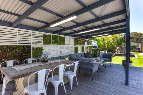A Touch Of Paradise - House And Granny Flat - 4 Mins Walk To Callala Beach - Hotel VIC 3