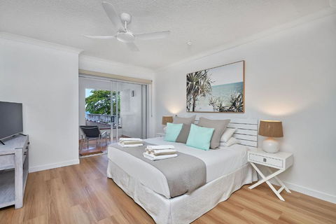 Absolute Beachfront 2 Bedroom Apartment Alassio Palm Cove - Hotel VIC 1