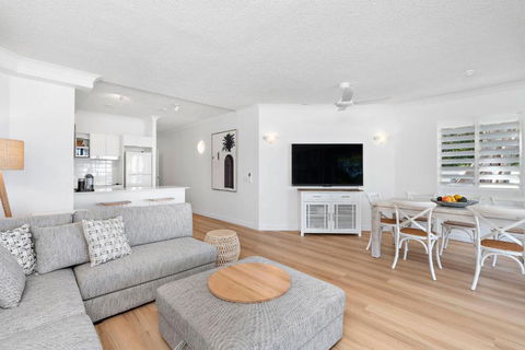 Absolute Beachfront 2 Bedroom Apartment Alassio Palm Cove - Hotel VIC 4