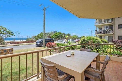 Absolute Beachfront Apartment! - Hotel VIC 0