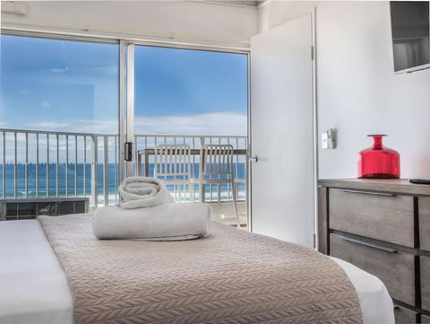 Absolute Beachfront Apartment In Paradise - Hotel VIC 3