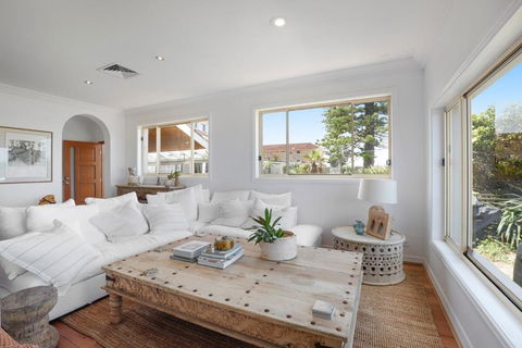 Absolute Beachfront Luxury In Narrabeen - Hotel VIC 4