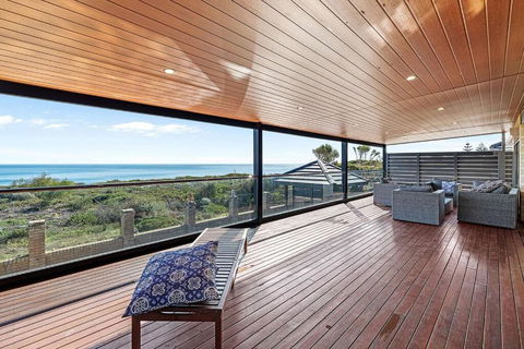 Absolute Oceanfront Retreat - Hotel VIC 3
