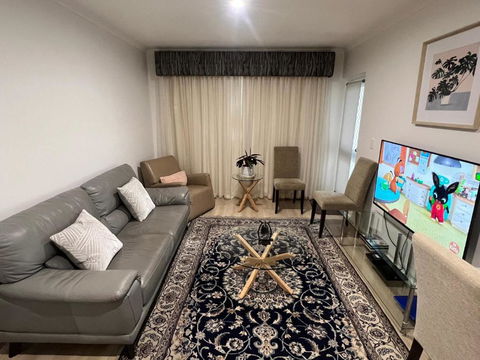 ADELAIDE CBD APARTMENT - 3BR, 2BATH & CARPARK - Hotel VIC 1