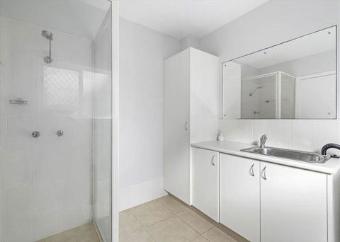 Adrift, 5B Scott Street - Hotel VIC 2