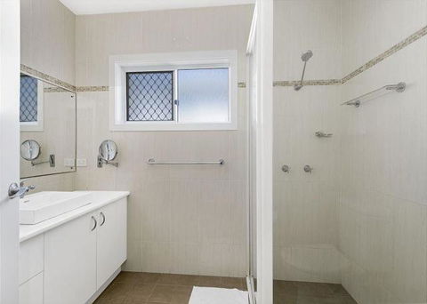 Adrift, 5B Scott Street - Hotel VIC 3