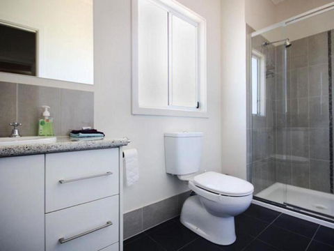 Agape Holiday Home With Pool Table ,NBN Internet - Hotel VIC 3