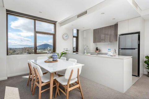 Amazing View In Large Apartment Barton ACT - Hotel VIC 3