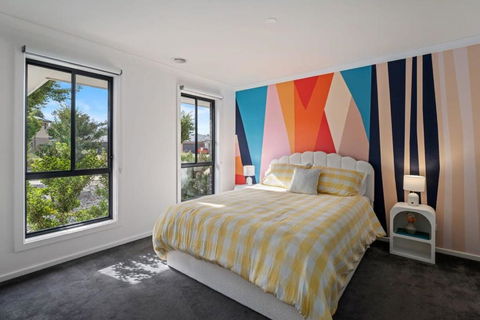 Albury Funk - Hotel VIC 2