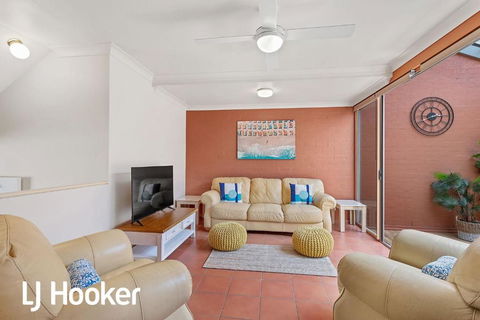 Amazing Waterfront Location - Hotel VIC 4
