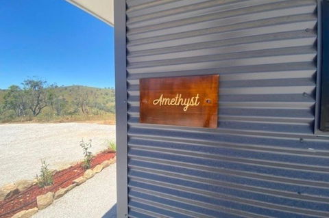 Amethyst - 1 Bed With Hot Tub - Kundalini Lodge - Hotel VIC 4