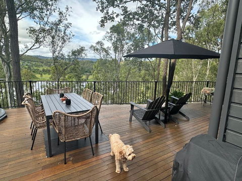 Among The Trees - Hotel VIC 1