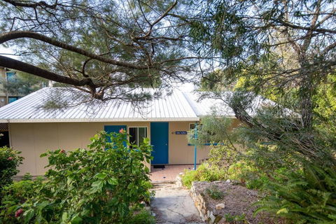 ARCADIA -Straddie Original 3 Bedroom House With Ocean Views - Hotel VIC 0
