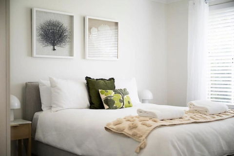 Artful Abode - Duntryleague, Vibrant Decor - Hotel VIC 1