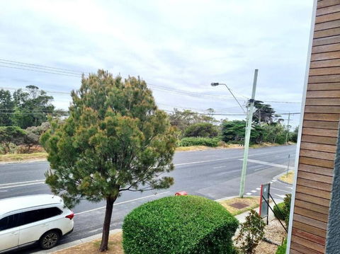 Aspendale Beach Escape -Walk To Mordialloc - Hotel VIC 3