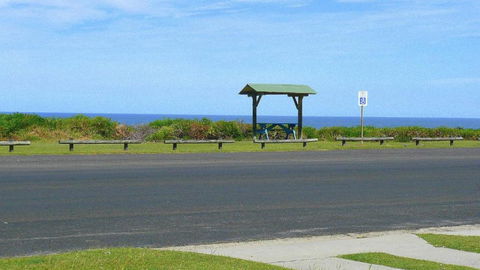 Aurora D - S, 2 - 13 Pacific Pde - Hotel VIC 1