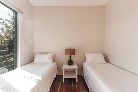 BAY PROPERTIES . The Big Chill - Hotel VIC 3