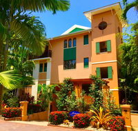 Martinique On Macrossan