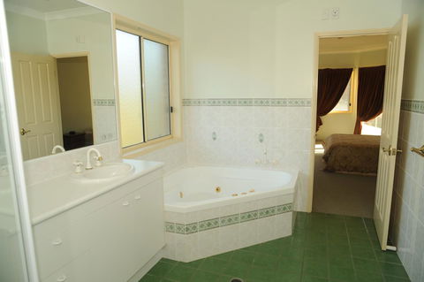 Waterfront At White Patch - Hotel VIC 17