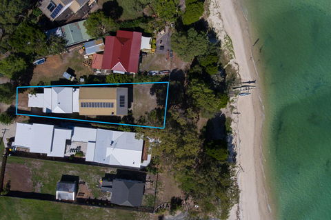 Bribie Beach House - Hotel VIC 2