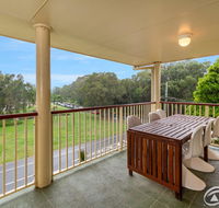 Immaculate Spacious Second Floor Unit Overlooking Pristine Parklands - Hotel VIC