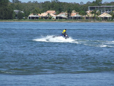 Lowset Home On The Canal - Dolphin Dr, Bongaree - Hotel VIC 14