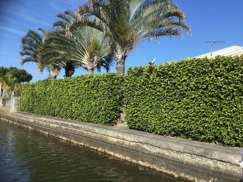 Private Canal Duplex With Pontoon - Oleander Drive, Bongaree - Hotel VIC 8