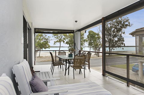 Fishing And Swimming At Your Doorstep - Sylvan Beach Esp, Bellara - Hotel VIC 5