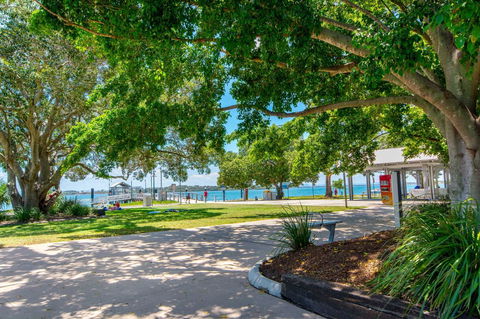 First Floor Unit Close To Shops, Park And Waterfront! - Hotel VIC 13