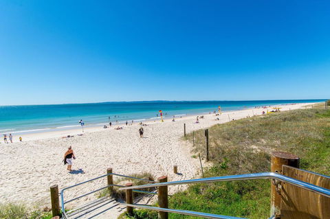 LISTEN TO THE SURF From Rickman Pde, Woorim - Hotel VIC 15