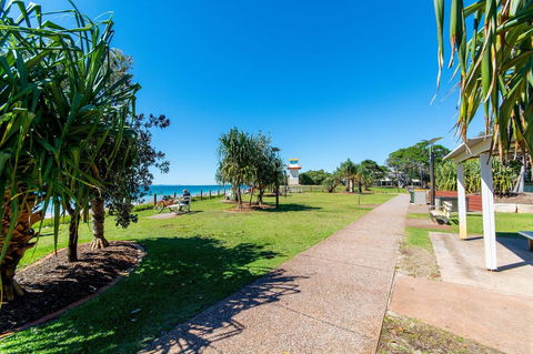 LISTEN TO THE SURF From Rickman Pde, Woorim - Hotel VIC 7