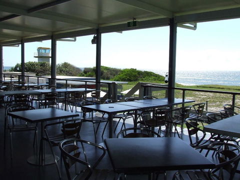 LISTEN TO THE SURF From Rickman Pde, Woorim - Hotel VIC 16
