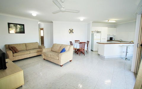 Spacious Unit With Views Of Pumicestone - Wattle Ave, Bongaree - Hotel VIC 14
