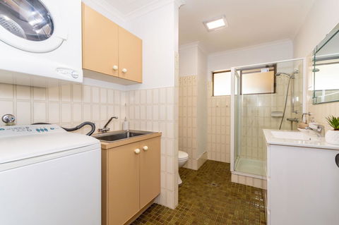 Spacious Family Unit With Incredible Views. - Hotel VIC 13