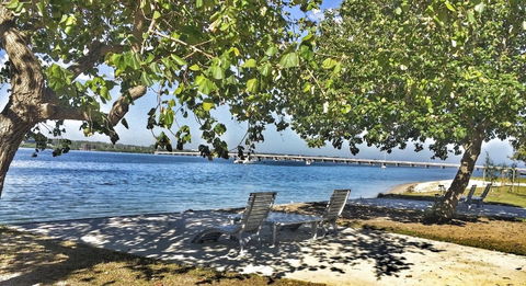Pet Friendly Cottage In The Heart Of Bribie - Wirraway St, Bongaree - Hotel VIC 3