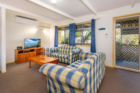 Pet Friendly Cottage In The Heart Of Bribie - Wirraway St, Bongaree - Hotel VIC 0