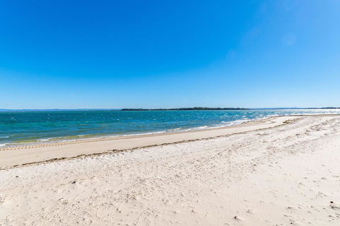 Great Views, Ground Floor Unit Clearview Apartments South Esplande, Bongaree - Hotel VIC 9