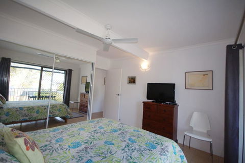 Bird Song - Hotel VIC 13