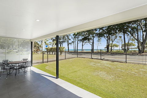 Ground Floor Air Conditioned, Fabulous Waterviews Overlooking Pumicestone Passage - Hotel VIC 3