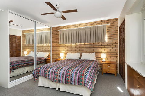 Ground Floor Air Conditioned, Fabulous Waterviews Overlooking Pumicestone Passage - Hotel VIC 12