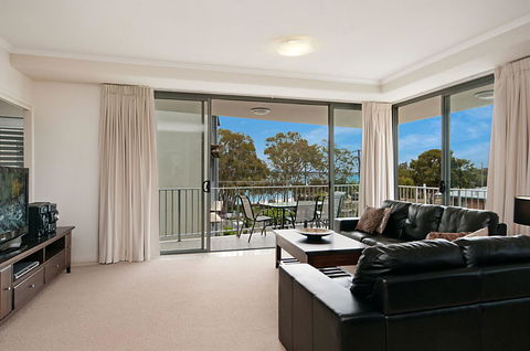 Spectacular Unit Overlooking Pumicestone Passage - Welsby Pde, Bongaree - Hotel VIC 2