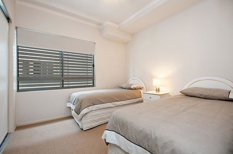 Spectacular Unit Overlooking Pumicestone Passage - Welsby Pde, Bongaree - Hotel VIC 7