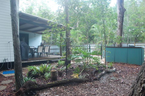 1 Naiad Court - Lowset Family Home With Swimming Pool And Covered Deck. Pet Friendly - Hotel VIC 2