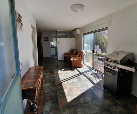 1 Spectrum Street, Rainbow Beach- Close To Shops And Main Beach - Hotel VIC 1