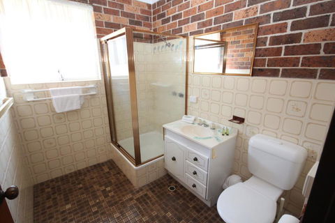 1/2 Brunswick Avenue - Hotel VIC 3